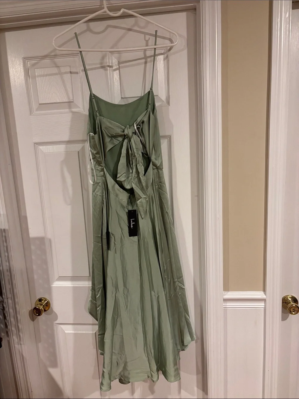 Lulus soft Sage Green Draped Decorative Fabric Panel